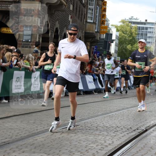 13.09.2026 - 21. swb-Marathon Bremen Strokosch-Dieckow http://msf.ph/oto/10371450 13.09.2026 13:36:42 Ziel 372, 900, 1738, 1880, 2339, 2467, 2692, 2700, 2949, 3067, 3410, 3591, 4049, 4643, 4989, 5781, 5800, 6527, 6642, 6778, 7249, 7379, 7808, 7865, 8511, 8525, 8731, 8905, 8941, 9026, 9427, 9564, 9899, 13038, 13238, 551, 813, 843, 1641, 1849, 1936, 2275, 3122, 3541, 3635, 3787, 3874, 3998, 4335, 5236, 5355, 5447, 5823, 6050, 6269, 6408, 6966, 7046, 7640, 8034, 8498, 8685, 9331, 9658, 9807 meine-sportfotos.de
