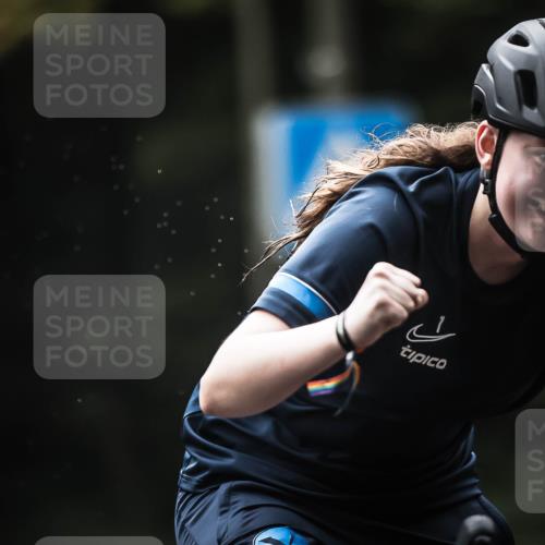13.09.2026 - Stadtparktriathlon H.Heesch http://msf.ph/oto/10371455 13.09.2026 10:21:05 Radfahren 277, 298, 324, 386, 398 meine-sportfotos.de