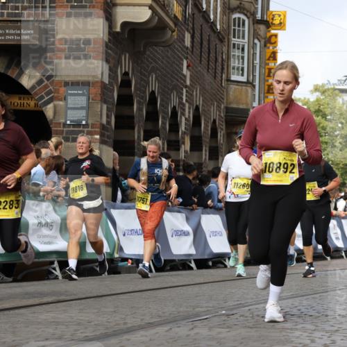 13.09.2026 - 21. swb-Marathon Bremen Strokosch-Dieckow http://msf.ph/oto/10371482 13.09.2026 11:01:22 Ziel 10093, 10367, 10368, 10428, 10639, 10753, 10892, 10964, 10965, 11049, 11116, 11247, 11359, 11428, 11540, 11681, 11682, 11728, 11850, 12085, 12116, 12241, 12428, 10181, 10251, 10497, 10560, 10647, 10648, 11324, 11459, 11467, 11550, 11551, 11666, 11788, 11798, 11969, 11970, 12047, 12062 meine-sportfotos.de