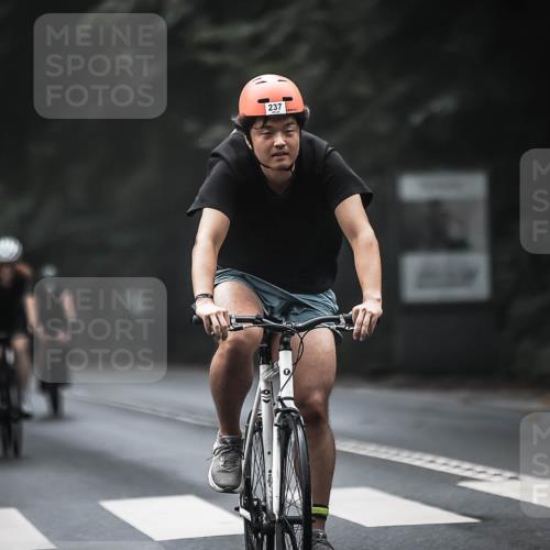 13.09.2026 - Stadtparktriathlon H.Heesch http://msf.ph/oto/10371502 13.09.2026 10:21:17 Radfahren 237, 265, 331, 353, 358, 392 meine-sportfotos.de