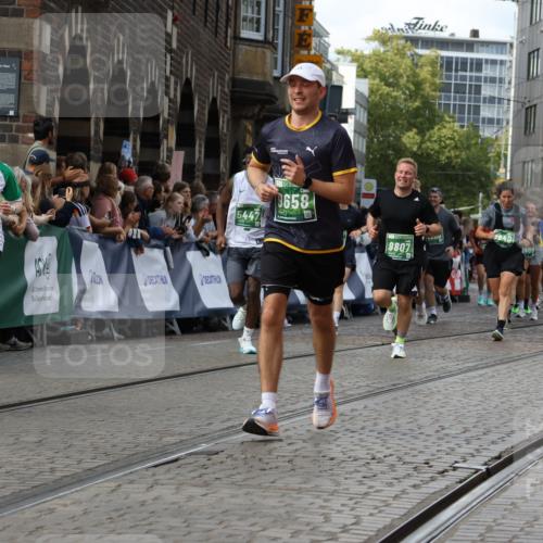 13.09.2026 - 21. swb-Marathon Bremen Strokosch-Dieckow http://msf.ph/oto/10371519 13.09.2026 13:36:43 Ziel 372, 900, 1738, 1880, 2467, 2692, 2700, 2731, 2823, 2949, 3067, 3410, 3591, 4049, 4182, 4216, 4643, 4989, 5781, 5800, 6527, 6642, 6778, 7249, 7344, 7379, 7808, 7865, 8511, 8525, 8731, 8905, 8941, 9026, 9427, 9899, 13038, 551, 813, 843, 1641, 1849, 1936, 2275, 3122, 3541, 3635, 3787, 3874, 3998, 4261, 4335, 5236, 5355, 5447, 5823, 6050, 6056, 6269, 6408, 6966, 7046, 7398, 7640, 8034, 8498, 8685, 9331, 9658, 9807 meine-sportfotos.de