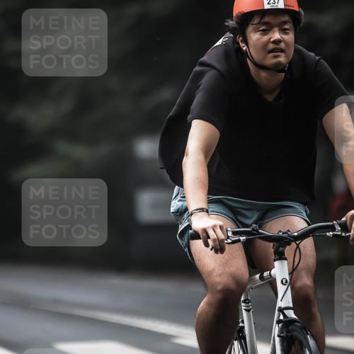 13.09.2026 - Stadtparktriathlon H.Heesch http://msf.ph/oto/10371536 13.09.2026 10:21:18 Radfahren 237, 265, 331, 353, 358, 392 meine-sportfotos.de
