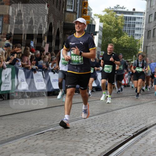 13.09.2026 - 21. swb-Marathon Bremen Strokosch-Dieckow http://msf.ph/oto/10371552 13.09.2026 13:36:43 Ziel 372, 900, 1738, 1880, 2467, 2692, 2700, 2731, 2823, 2949, 3067, 3410, 3591, 4049, 4182, 4216, 4643, 4989, 5781, 5800, 6527, 6642, 6778, 7249, 7344, 7379, 7808, 7865, 8511, 8525, 8731, 8905, 8941, 9026, 9427, 9899, 13038, 551, 813, 843, 1641, 1849, 1936, 2275, 3122, 3541, 3635, 3787, 3874, 3998, 4261, 4335, 5236, 5355, 5447, 5823, 6050, 6056, 6269, 6408, 6966, 7046, 7398, 7640, 8034, 8498, 8685, 9331, 9658, 9807 meine-sportfotos.de