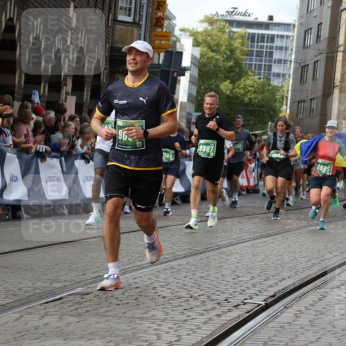 13.09.2026 - 21. swb-Marathon Bremen Strokosch-Dieckow http://msf.ph/oto/10371584 13.09.2026 13:36:43 Ziel 372, 900, 1738, 1880, 2467, 2692, 2700, 2731, 2823, 2949, 3067, 3410, 3591, 4049, 4182, 4216, 4643, 4989, 5781, 5800, 6527, 6642, 6778, 7249, 7344, 7379, 7808, 7865, 8511, 8525, 8731, 8905, 8941, 9026, 9427, 9899, 13038, 551, 813, 843, 1641, 1849, 1936, 2275, 3122, 3541, 3635, 3787, 3874, 3998, 4261, 4335, 5236, 5355, 5447, 5823, 6050, 6056, 6269, 6408, 6966, 7046, 7398, 7640, 8034, 8498, 8685, 9331, 9658, 9807 meine-sportfotos.de
