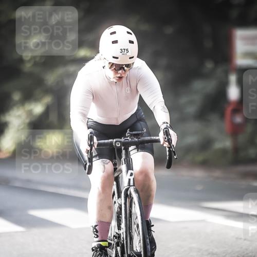 13.09.2026 - Stadtparktriathlon H.Heesch http://msf.ph/oto/10371588 13.09.2026 10:51:11 Radfahren 343, 375, 481, 528, 534, 562 meine-sportfotos.de