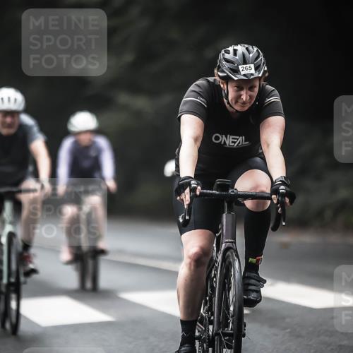 13.09.2026 - Stadtparktriathlon H.Heesch http://msf.ph/oto/10371604 13.09.2026 10:21:22 Radfahren 237, 265, 296, 331, 353, 358, 363, 392, 413 meine-sportfotos.de
