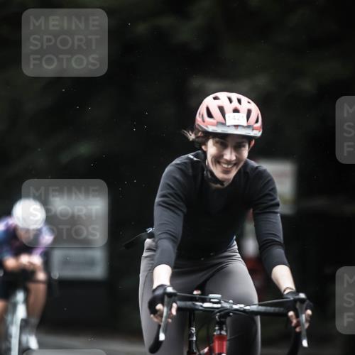 13.09.2026 - Stadtparktriathlon H.Heesch http://msf.ph/oto/10371613 13.09.2026 13:26:19 Radfahren 1338, 1387, 1421, 1422, 1456 meine-sportfotos.de