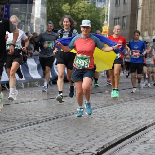 13.09.2026 - 21. swb-Marathon Bremen Strokosch-Dieckow http://msf.ph/oto/10371625 13.09.2026 13:36:45 Ziel 164, 372, 900, 1738, 1880, 2467, 2673, 2692, 2700, 2731, 2823, 3067, 3410, 3585, 3591, 4006, 4049, 4182, 4216, 4643, 4989, 5781, 6527, 6642, 6778, 7249, 7344, 7379, 7808, 7865, 8511, 8525, 8731, 8905, 8941, 9427, 9899, 10068, 10070, 13038, 551, 813, 843, 1641, 1849, 2241, 2275, 2930, 3122, 3541, 3635, 3787, 3874, 3909, 3998, 4261, 4335, 4410, 5236, 5355, 5447, 6056, 6269, 6408, 6966, 7046, 7398, 7445, 7640, 8034, 8498, 8685, 9331 meine-sportfotos.de