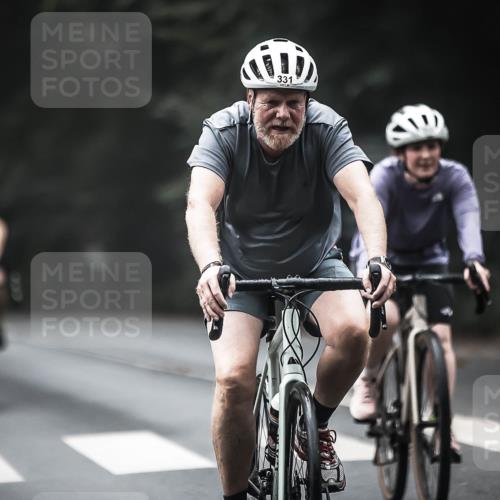 13.09.2026 - Stadtparktriathlon H.Heesch http://msf.ph/oto/10371635 13.09.2026 10:21:23 Radfahren 220, 237, 265, 294, 296, 331, 353, 358, 363, 392, 413 meine-sportfotos.de