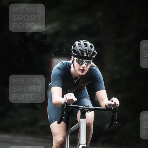 13.09.2026 - Stadtparktriathlon H.Heesch http://msf.ph/oto/10371650 13.09.2026 13:26:21 Radfahren 1338, 1387, 1421, 1422, 1456 meine-sportfotos.de