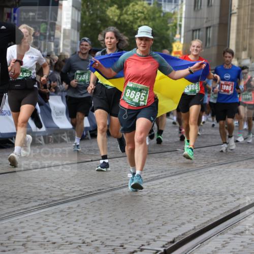 13.09.2026 - 21. swb-Marathon Bremen Strokosch-Dieckow http://msf.ph/oto/10371651 13.09.2026 13:36:45 Ziel 164, 372, 900, 1738, 1880, 2467, 2673, 2692, 2700, 2731, 2823, 3067, 3410, 3585, 3591, 4006, 4049, 4182, 4216, 4643, 4989, 5781, 6527, 6642, 6778, 7249, 7344, 7379, 7808, 7865, 8511, 8525, 8731, 8905, 8941, 9427, 9899, 10068, 10070, 13038, 551, 813, 843, 1641, 1849, 2241, 2275, 2930, 3122, 3541, 3635, 3787, 3874, 3909, 3998, 4261, 4335, 4410, 5236, 5355, 5447, 6056, 6269, 6408, 6966, 7046, 7398, 7445, 7640, 8034, 8498, 8685, 9331 meine-sportfotos.de