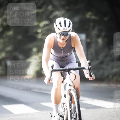 13.09.2026 - Stadtparktriathlon H.Heesch http://msf.ph/oto/10371664 13.09.2026 10:51:18 Radfahren 364, 534, 556 meine-sportfotos.de