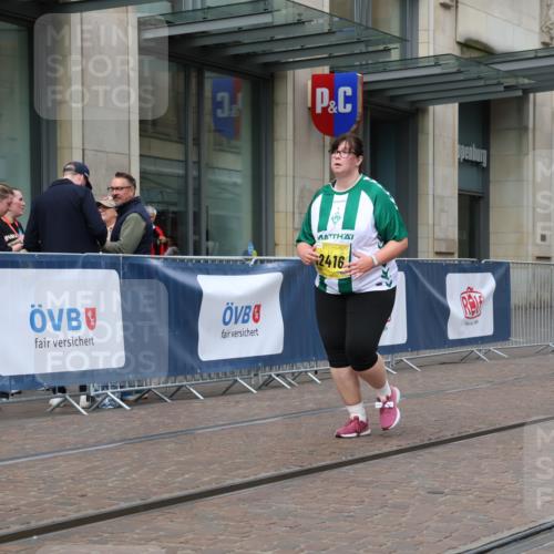 13.09.2026 - 21. swb-Marathon Bremen Strokosch-Dieckow http://msf.ph/oto/10371667 13.09.2026 11:32:28 Ziel 12416 meine-sportfotos.de