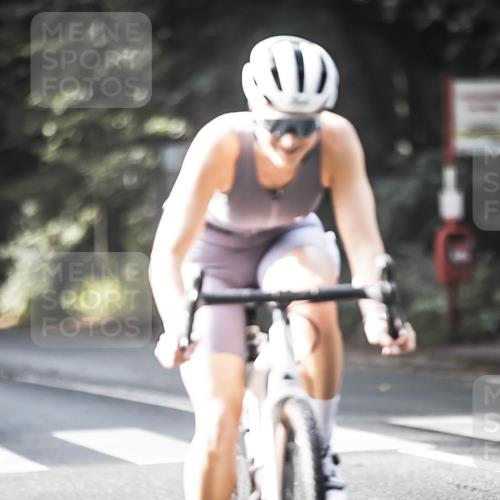 13.09.2026 - Stadtparktriathlon H.Heesch http://msf.ph/oto/10371675 13.09.2026 10:51:19 Radfahren 364, 534, 556 meine-sportfotos.de