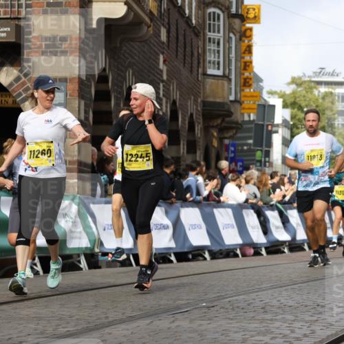13.09.2026 - 21. swb-Marathon Bremen Strokosch-Dieckow http://msf.ph/oto/10371680 13.09.2026 11:01:24 Ziel 10093, 10428, 10639, 10753, 10892, 10964, 10965, 11049, 11116, 11359, 11428, 11540, 11681, 11682, 11728, 11850, 12085, 12116, 12241, 12283, 12428, 10181, 10251, 10497, 10560, 11305, 11324, 11459, 11467, 11550, 11551, 11666, 11788, 11798, 12047 meine-sportfotos.de