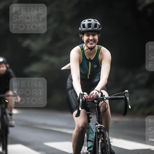 13.09.2026 - Stadtparktriathlon H.Heesch http://msf.ph/oto/10371681 13.09.2026 10:21:25 Radfahren 220, 265, 294, 296, 326, 331, 353, 358, 363, 392, 413 meine-sportfotos.de