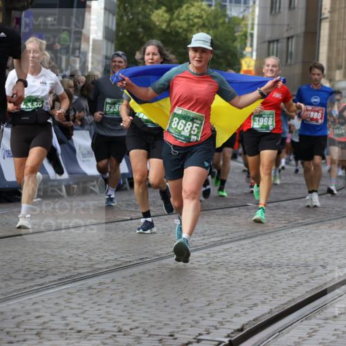 13.09.2026 - 21. swb-Marathon Bremen Strokosch-Dieckow http://msf.ph/oto/10371694 13.09.2026 13:36:45 Ziel 164, 372, 900, 1738, 1880, 2467, 2673, 2692, 2700, 2731, 2823, 3067, 3410, 3585, 3591, 4006, 4049, 4182, 4216, 4643, 4989, 5781, 6527, 6642, 6778, 7249, 7344, 7379, 7808, 7865, 8511, 8525, 8731, 8905, 8941, 9427, 9899, 10068, 10070, 13038, 551, 813, 843, 1641, 1849, 2241, 2275, 2930, 3122, 3541, 3635, 3787, 3874, 3909, 3998, 4261, 4335, 4410, 5236, 5355, 5447, 6056, 6269, 6408, 6966, 7046, 7398, 7445, 7640, 8034, 8498, 8685, 9331 meine-sportfotos.de