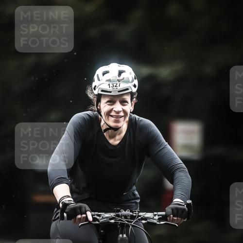 13.09.2026 - Stadtparktriathlon H.Heesch http://msf.ph/oto/10371696 13.09.2026 13:26:30 Radfahren 1327 meine-sportfotos.de