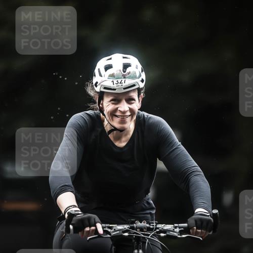 13.09.2026 - Stadtparktriathlon H.Heesch http://msf.ph/oto/10371701 13.09.2026 13:26:30 Radfahren 1327 meine-sportfotos.de