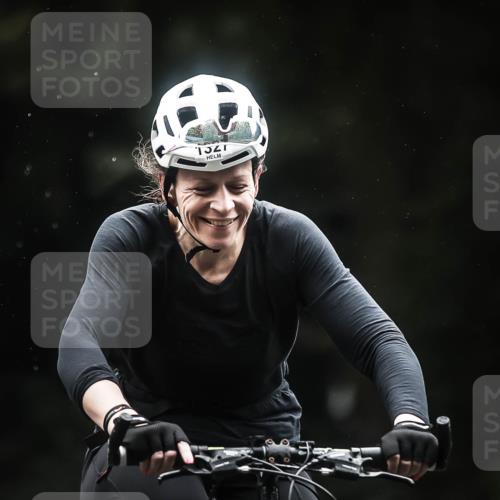 13.09.2026 - Stadtparktriathlon H.Heesch http://msf.ph/oto/10371709 13.09.2026 13:26:31 Radfahren 1327 meine-sportfotos.de