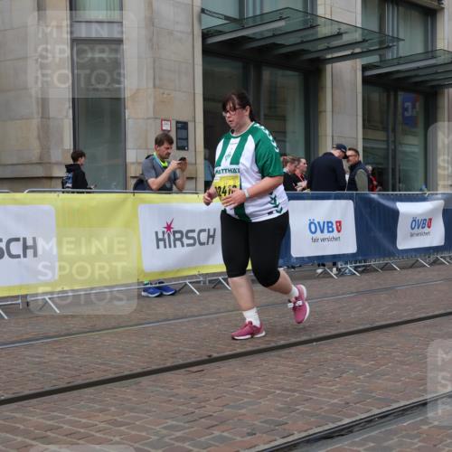 13.09.2026 - 21. swb-Marathon Bremen Strokosch-Dieckow http://msf.ph/oto/10371717 13.09.2026 11:32:29 Ziel 12416 meine-sportfotos.de