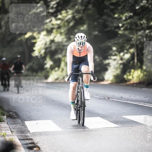 13.09.2026 - Stadtparktriathlon H.Heesch http://msf.ph/oto/10371723 13.09.2026 10:51:22 Radfahren 364, 534, 556 meine-sportfotos.de