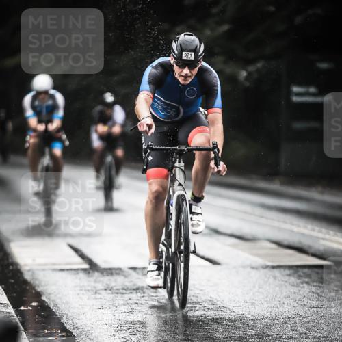 13.09.2026 - Stadtparktriathlon H.Heesch http://msf.ph/oto/10371736 13.09.2026 12:07:17 Radfahren 971, 975, 1055, 1057 meine-sportfotos.de