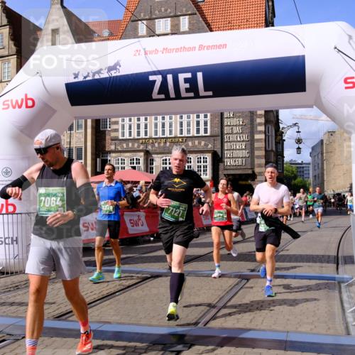 13.09.2026 - 21. swb-Marathon Bremen Tim E. http://msf.ph/oto/10371749 13.09.2026 13:09:02 Ziel 715, 3110, 3276, 3330, 4033, 5377, 5517, 6842, 6906, 7064, 7121, 8555, 9240, 9411, 9702, 9867, 9906 meine-sportfotos.de