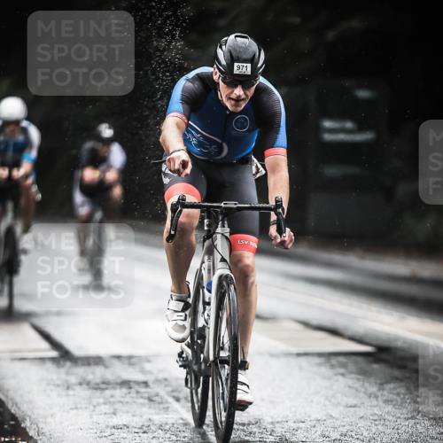 13.09.2026 - Stadtparktriathlon H.Heesch http://msf.ph/oto/10371755 13.09.2026 12:07:17 Radfahren 971, 975, 1055, 1057 meine-sportfotos.de