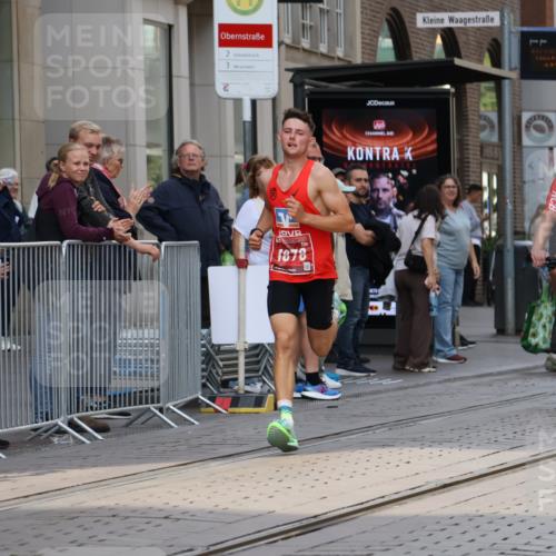 13.09.2026 - 21. swb-Marathon Bremen Strokosch-Dieckow http://msf.ph/oto/10371758 13.09.2026 12:08:51 Ziel 133, 1878 meine-sportfotos.de