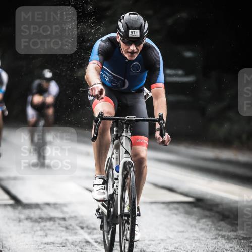 13.09.2026 - Stadtparktriathlon H.Heesch http://msf.ph/oto/10371765 13.09.2026 12:07:17 Radfahren 971, 975, 1055, 1057 meine-sportfotos.de
