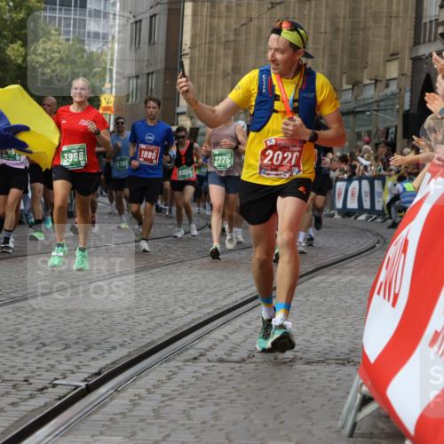 13.09.2026 - 21. swb-Marathon Bremen Strokosch-Dieckow http://msf.ph/oto/10371773 13.09.2026 13:36:46 Ziel 164, 372, 900, 1738, 1880, 2467, 2673, 2692, 2700, 2731, 2823, 3067, 3410, 3585, 3591, 4006, 4049, 4182, 4216, 4643, 5781, 6516, 6527, 6568, 6642, 6778, 7249, 7344, 7808, 7865, 8525, 8731, 8790, 8905, 9427, 9899, 10068, 10070, 13038, 551, 813, 843, 1285, 1641, 1849, 2241, 2275, 2930, 3122, 3541, 3635, 3787, 3874, 3909, 3998, 4261, 4335, 4410, 5236, 5355, 6056, 6269, 6408, 6431, 6966, 7046, 7398, 7445, 7640, 8034, 8498, 9331 meine-sportfotos.de