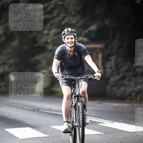 13.09.2026 - Stadtparktriathlon H.Heesch http://msf.ph/oto/10371787 13.09.2026 10:51:28 Radfahren 357, 556 meine-sportfotos.de