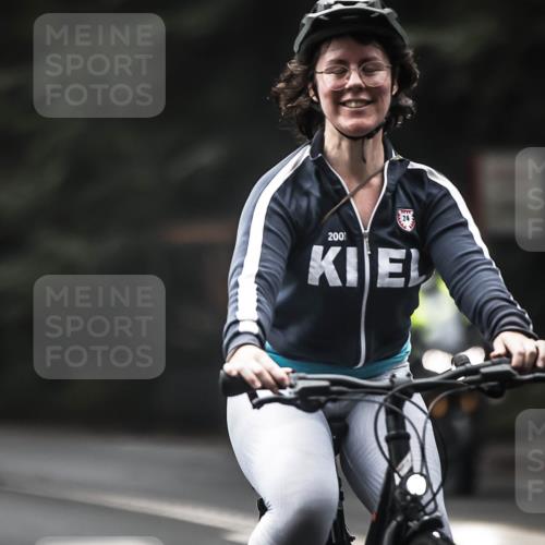 13.09.2026 - Stadtparktriathlon H.Heesch http://msf.ph/oto/10371796 13.09.2026 10:21:30 Radfahren 220, 239, 268, 294, 296, 303, 321, 326, 363, 401, 413 meine-sportfotos.de