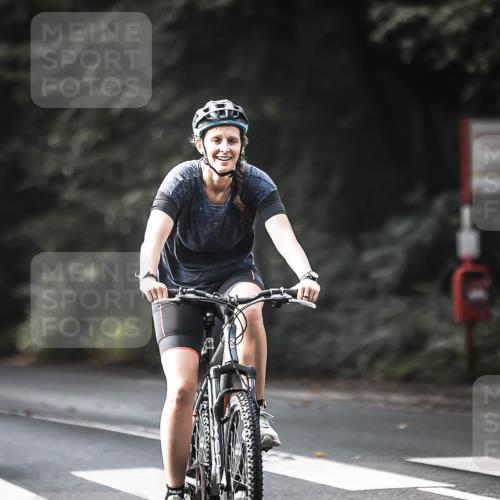 13.09.2026 - Stadtparktriathlon H.Heesch http://msf.ph/oto/10371799 13.09.2026 10:51:29 Radfahren 275, 357, 556 meine-sportfotos.de