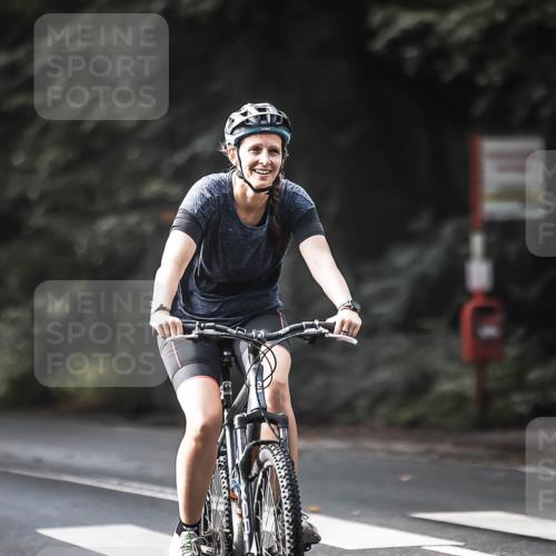 13.09.2026 - Stadtparktriathlon H.Heesch http://msf.ph/oto/10371804 13.09.2026 10:51:29 Radfahren 275, 357, 556 meine-sportfotos.de