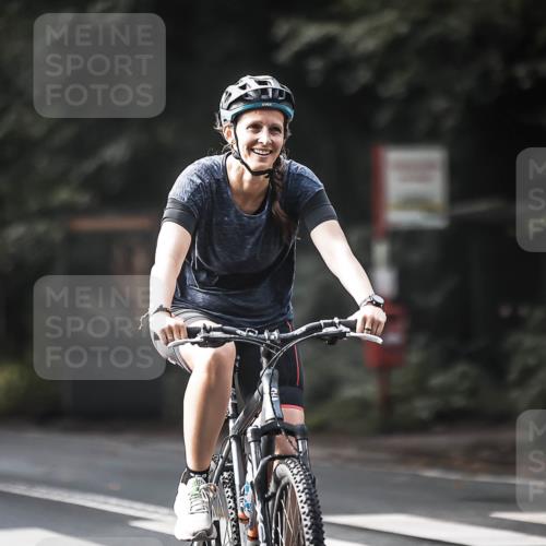 13.09.2026 - Stadtparktriathlon H.Heesch http://msf.ph/oto/10371818 13.09.2026 10:51:29 Radfahren 275, 357, 556 meine-sportfotos.de