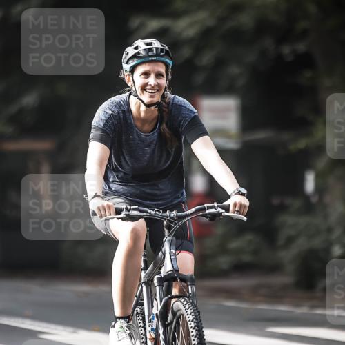 13.09.2026 - Stadtparktriathlon H.Heesch http://msf.ph/oto/10371826 13.09.2026 10:51:29 Radfahren 275, 357, 556 meine-sportfotos.de