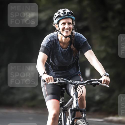 13.09.2026 - Stadtparktriathlon H.Heesch http://msf.ph/oto/10371836 13.09.2026 10:51:29 Radfahren 275, 357, 556 meine-sportfotos.de