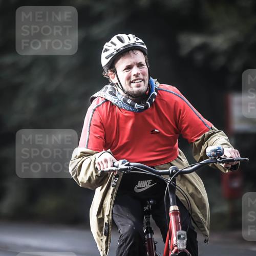 13.09.2026 - Stadtparktriathlon H.Heesch http://msf.ph/oto/10371853 13.09.2026 10:51:35 Radfahren 275, 357, 499, 563 meine-sportfotos.de