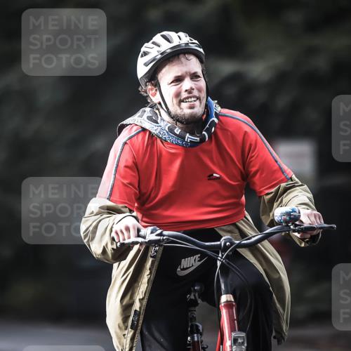 13.09.2026 - Stadtparktriathlon H.Heesch http://msf.ph/oto/10371858 13.09.2026 10:51:35 Radfahren 275, 357, 499, 563 meine-sportfotos.de