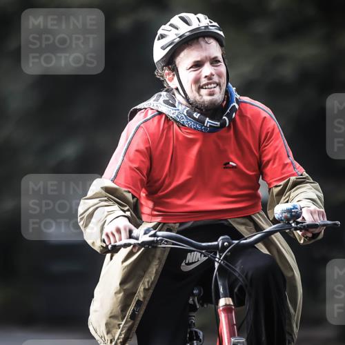 13.09.2026 - Stadtparktriathlon H.Heesch http://msf.ph/oto/10371865 13.09.2026 10:51:35 Radfahren 275, 357, 499, 563 meine-sportfotos.de
