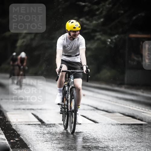 13.09.2026 - Stadtparktriathlon H.Heesch http://msf.ph/oto/10371872 13.09.2026 12:07:25 Radfahren 838, 917, 975, 978, 1031 meine-sportfotos.de
