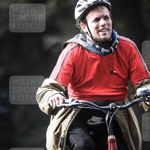 13.09.2026 - Stadtparktriathlon H.Heesch http://msf.ph/oto/10371875 13.09.2026 10:51:36 Radfahren 275, 499, 563 meine-sportfotos.de