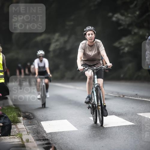 13.09.2026 - Stadtparktriathlon H.Heesch http://msf.ph/oto/10371877 13.09.2026 10:21:35 Radfahren 220, 239, 268, 294, 303, 304, 321, 326, 401, 410 meine-sportfotos.de