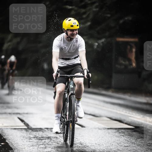 13.09.2026 - Stadtparktriathlon H.Heesch http://msf.ph/oto/10371884 13.09.2026 12:07:25 Radfahren 838, 917, 975, 978, 1031 meine-sportfotos.de