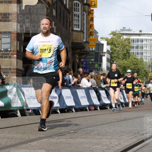 13.09.2026 - 21. swb-Marathon Bremen Strokosch-Dieckow http://msf.ph/oto/10371885 13.09.2026 11:01:26 Ziel 10093, 10428, 10639, 10753, 10892, 10964, 10965, 11049, 11116, 11260, 11306, 11428, 11540, 11681, 11682, 11728, 11751, 11816, 11850, 12085, 12116, 12241, 12245, 12283, 12390, 12391, 12428, 10181, 10251, 10332, 10497, 10560, 11075, 11150, 11305, 11324, 11467, 11550, 11551, 11666, 11788, 11798, 11985, 11986, 12047 meine-sportfotos.de