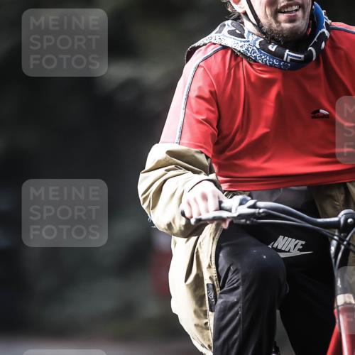 13.09.2026 - Stadtparktriathlon H.Heesch http://msf.ph/oto/10371886 13.09.2026 10:51:36 Radfahren 275, 499, 563 meine-sportfotos.de