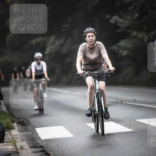 13.09.2026 - Stadtparktriathlon H.Heesch http://msf.ph/oto/10371887 13.09.2026 10:21:35 Radfahren 220, 239, 268, 294, 303, 304, 321, 326, 401, 410 meine-sportfotos.de
