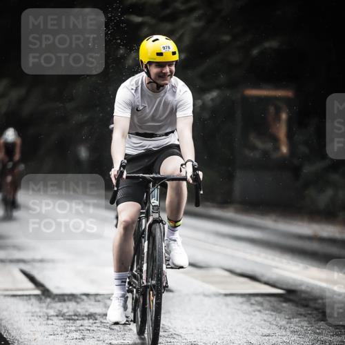 13.09.2026 - Stadtparktriathlon H.Heesch http://msf.ph/oto/10371890 13.09.2026 12:07:25 Radfahren 838, 917, 975, 978, 1031 meine-sportfotos.de